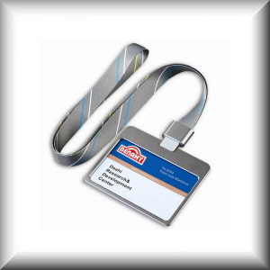 COLORE: Badge grigio cordino a strisce grigio