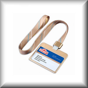 COLORE: Badge oro cordino a strisce oro