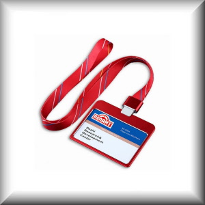 COLORE: Badge rosso cordino a strisce rosso