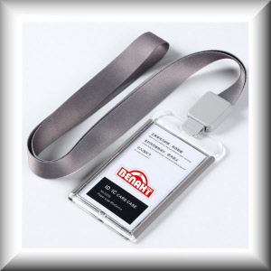 COLORE: Badge bianco cordino tinta unita Grigio