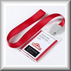 COLORE: Badge rosso cordino tinta unita Rosso