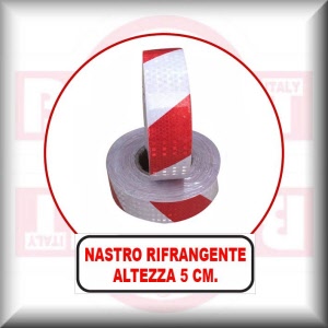 Dimensione Rifrangenza: Altezza 5 cm. Lunghezza metri 3